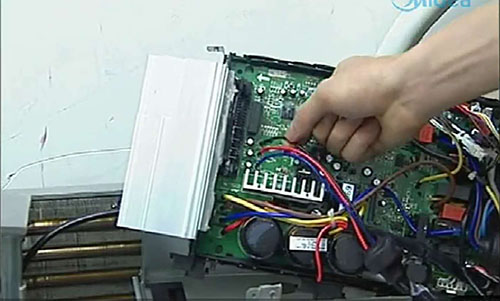 阿里地美的空调电话是多少